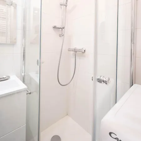 Flat 31m2 Near Pompidou Center, Marais, Les Halles, Mobility Lease Only * Parigi